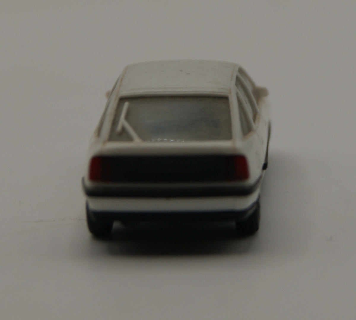 Herpa Opel Vectra A Fließheck weiß 1:87 H0 Modellauto
