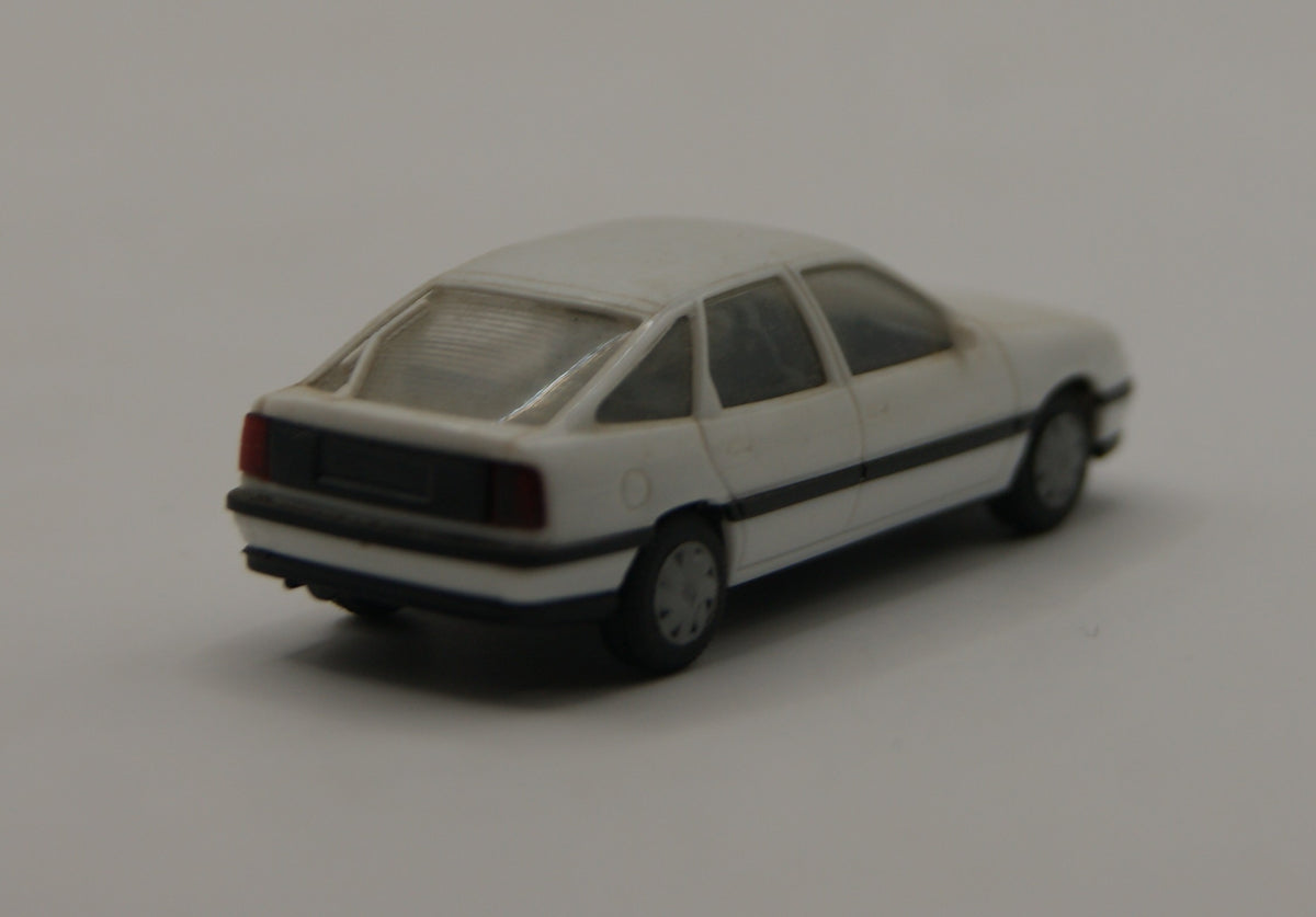 Herpa Opel Vectra A Fließheck weiß 1:87 H0 Modellauto