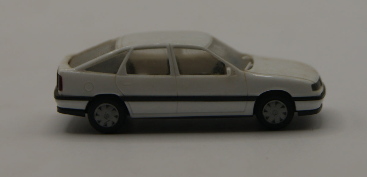 Herpa Opel Vectra A Fließheck weiß 1:87 H0 Modellauto