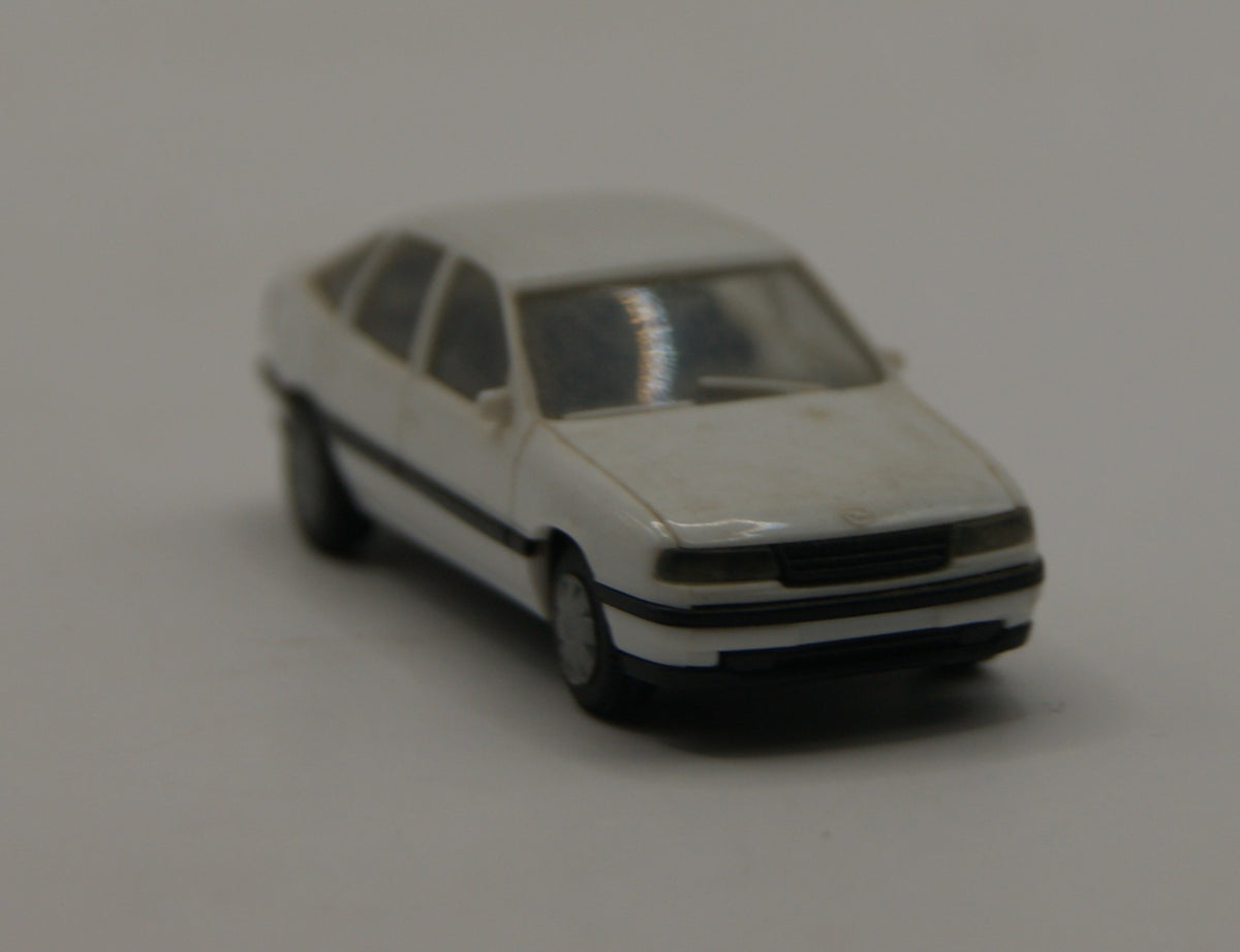 Herpa Opel Vectra A Fließheck weiß 1:87 H0 Modellauto