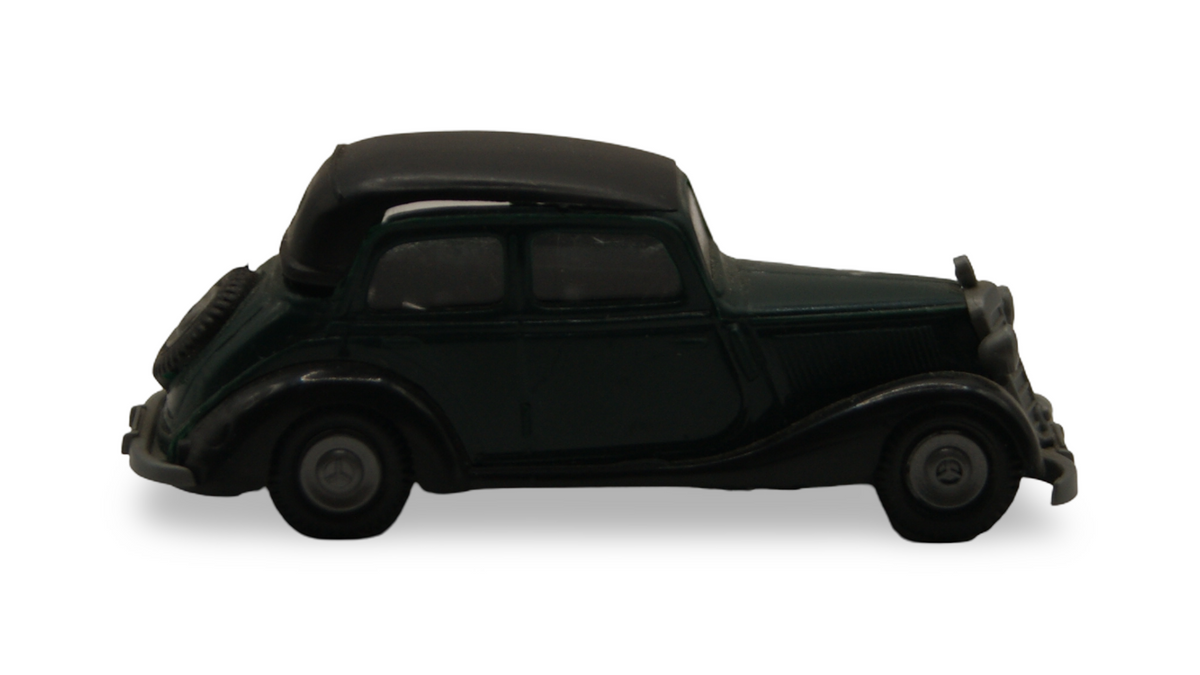 Praline Mercedes-Benz 170 V 100 Jahre Automobil Dunkelgrün 1:87 H0