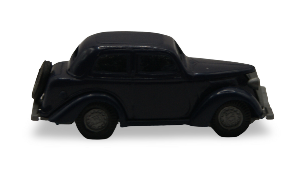 Praliné Ford Eifel Limousine Dunkelblau 1:87 H0