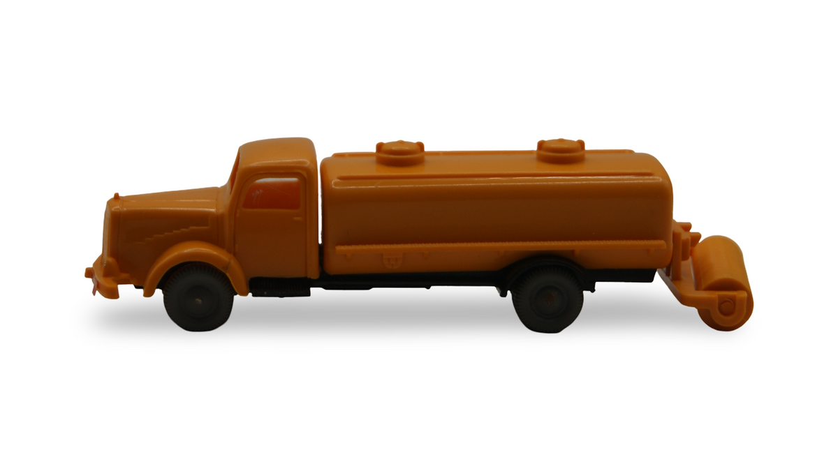 IMU Replika Mercedes-Benz L 5000 Sprengwagen mit Walze Orange 1:87 H0