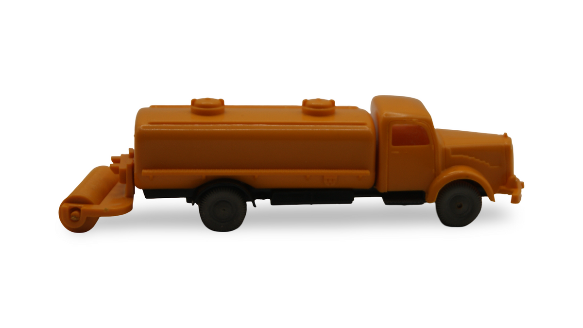 IMU Replika Mercedes-Benz L 5000 Sprengwagen mit Walze Orange 1:87 H0
