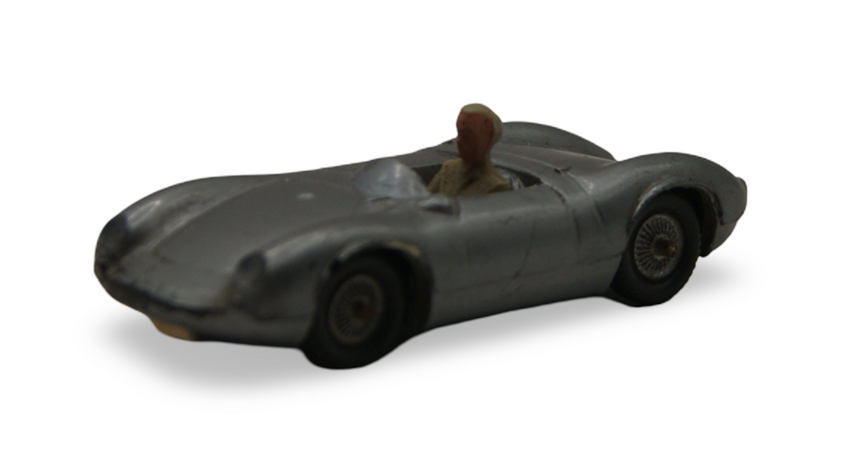 Wiking 8011 Mercedes-Benz Silberpfeil Rennwagen mit Fahrer 1:87 H0 silber
