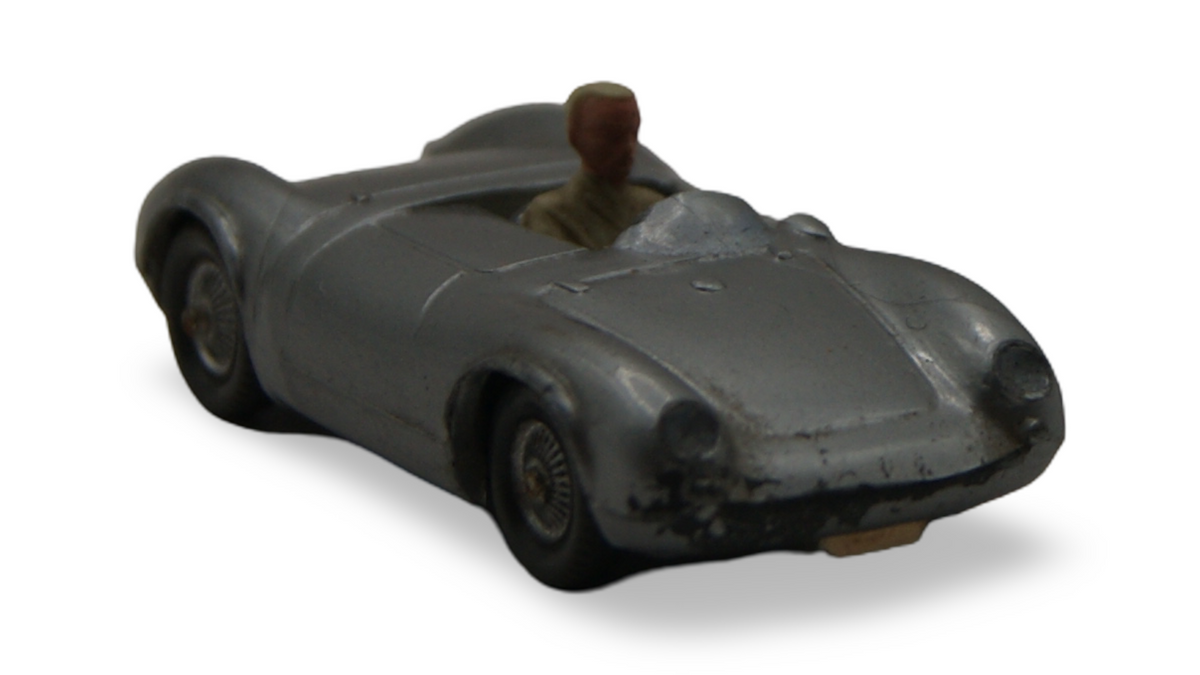 Wiking 8011 Mercedes-Benz Silberpfeil Rennwagen mit Fahrer 1:87 H0 silber