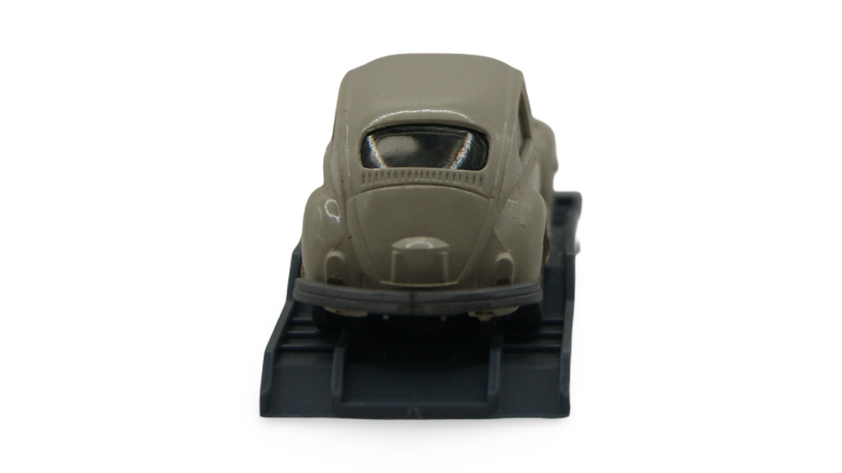Wiking VW Käfer auf PKW-Transportanhänger 1:87 H0 Eigenbau Werkstatt-Szene