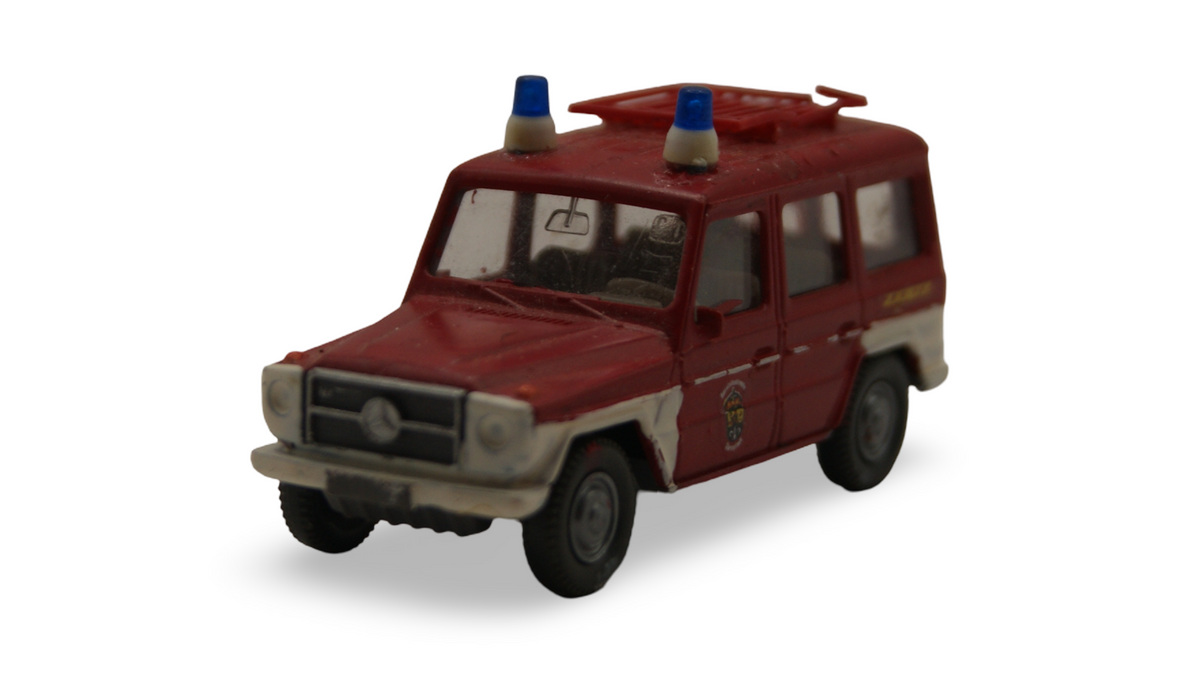 Wiking Mercedes-Benz 230 G Feuerwehr VRW 1:87 H0 rot weiß mit 2 Blaulichtern