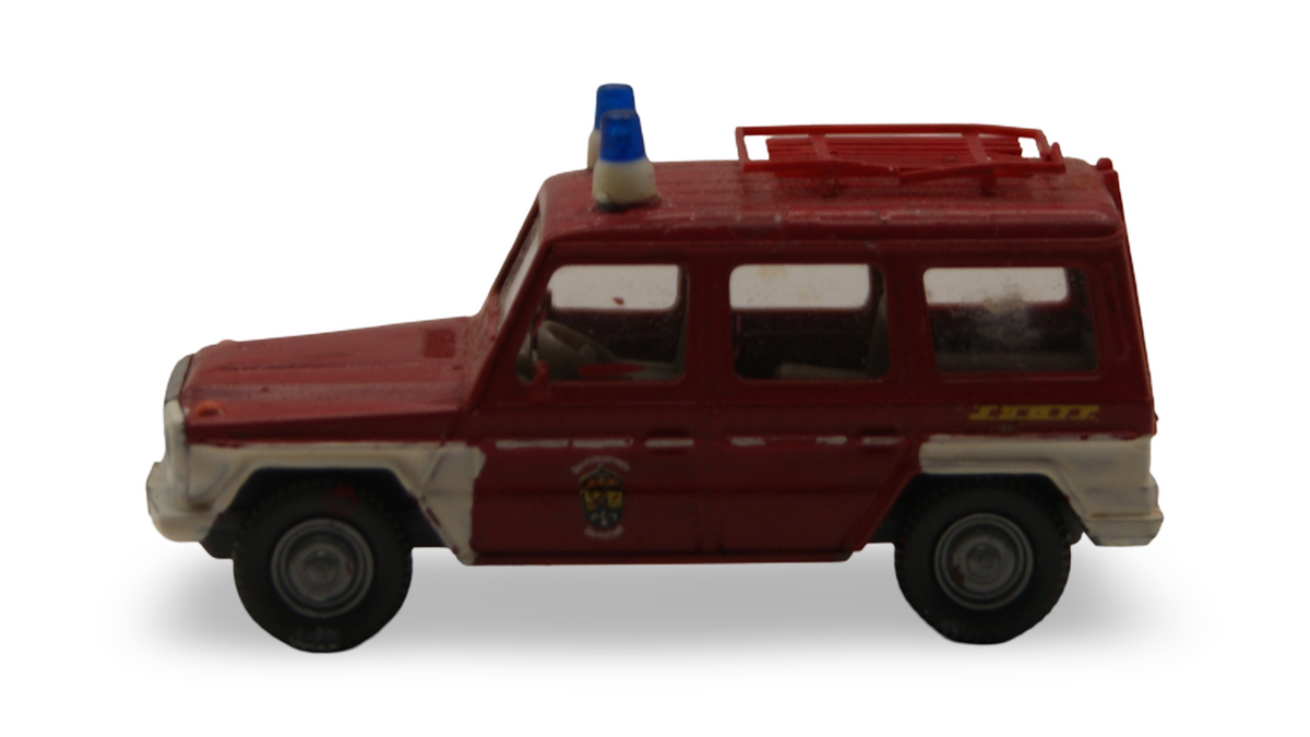 Wiking Mercedes-Benz 230 G Feuerwehr VRW 1:87 H0 rot weiß mit 2 Blaulichtern