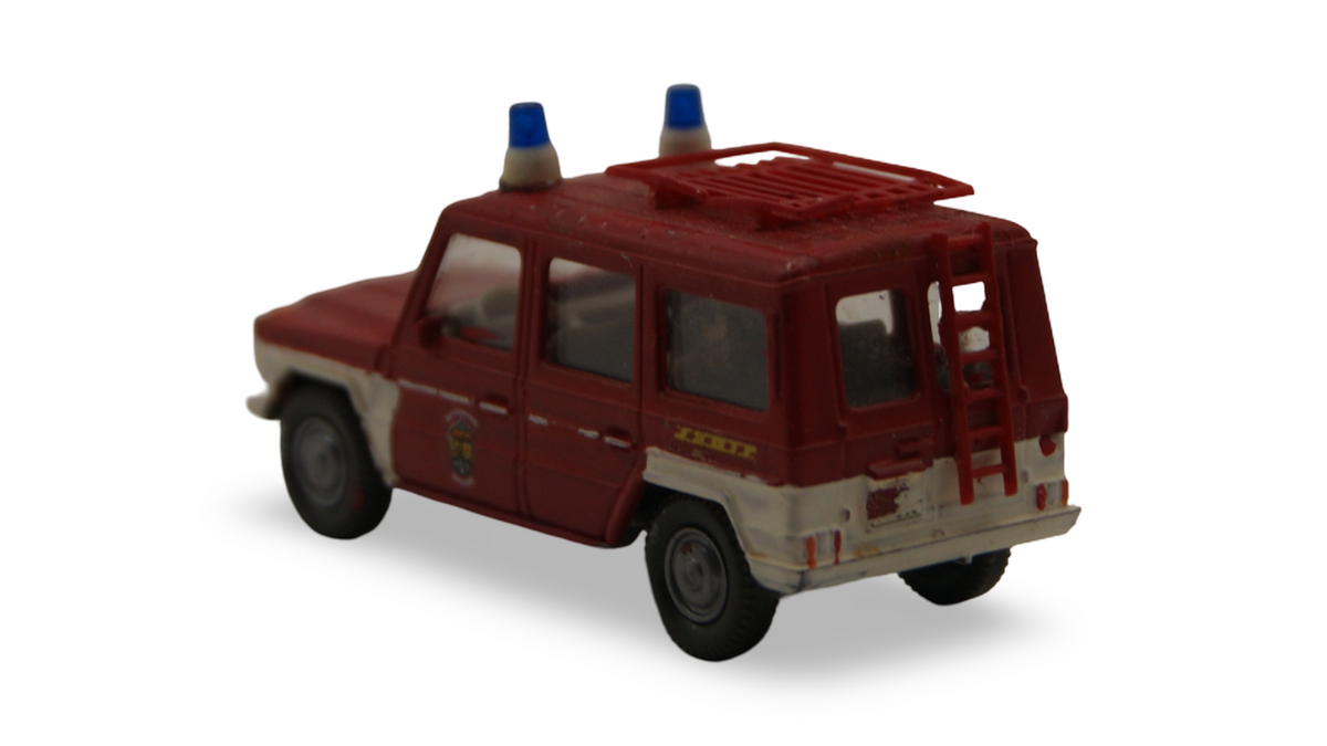 Wiking Mercedes-Benz 230 G Feuerwehr VRW 1:87 H0 rot weiß mit 2 Blaulichtern