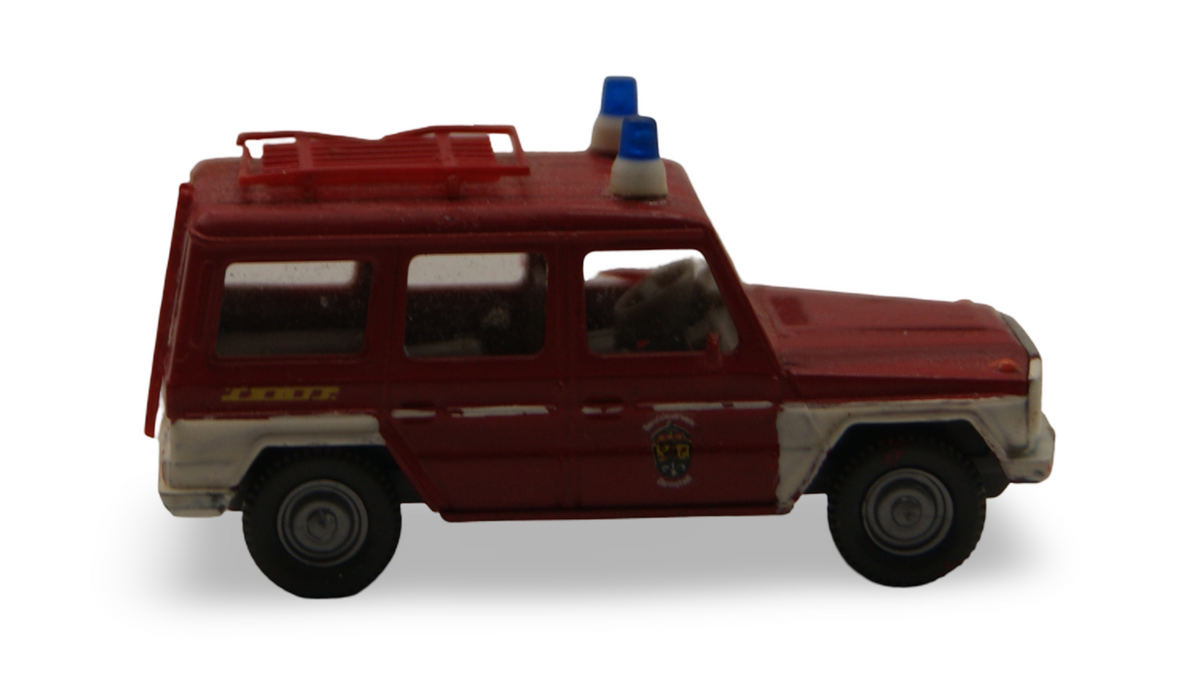 Wiking Mercedes-Benz 230 G Feuerwehr VRW 1:87 H0 rot weiß mit 2 Blaulichtern