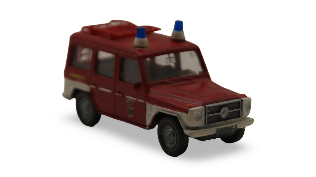 Wiking Mercedes-Benz 230 G Feuerwehr VRW 1:87 H0 rot weiß mit 2 Blaulichtern