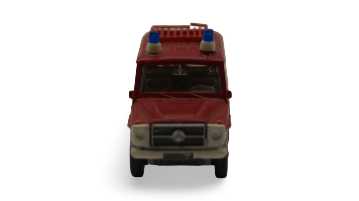 Wiking Mercedes-Benz 230 G Feuerwehr VRW 1:87 H0 rot weiß mit 2 Blaulichtern