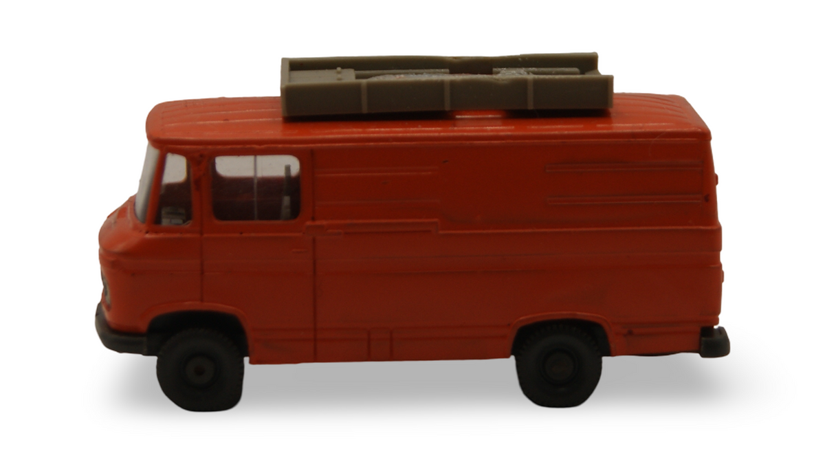 Wiking Mercedes-Benz L 406 Kastenwagen orangerot 1:87 H0 mit Dachgepäckträger