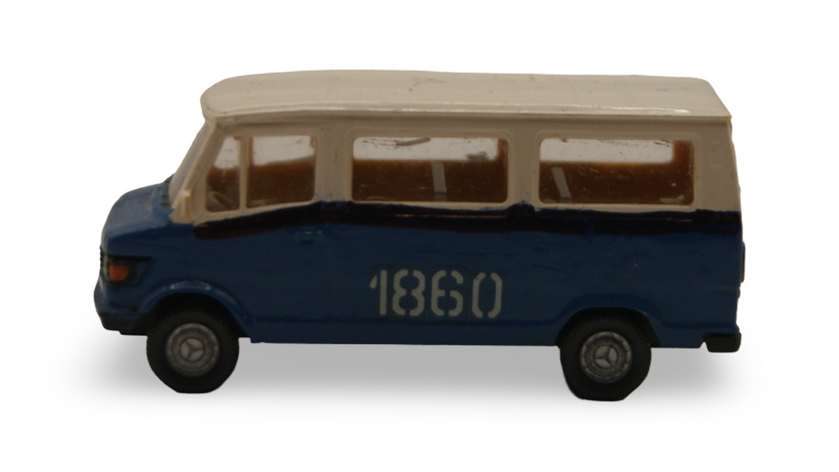 Wiking Mercedes-Benz 207 D Bus 1:87 H0 blau/weiß – individuell umlackiert