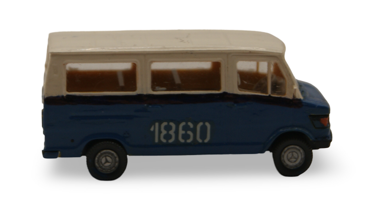Wiking Mercedes-Benz 207 D Bus 1:87 H0 blau/weiß – individuell umlackiert