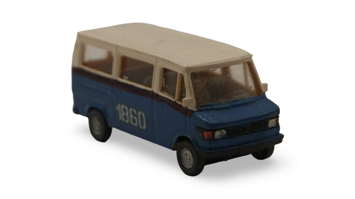 Wiking Mercedes-Benz 207 D Bus 1:87 H0 blau/weiß – individuell umlackiert