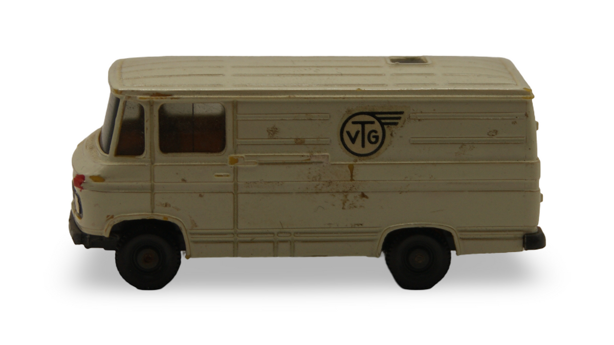 Wiking Mercedes-Benz L 406 Kastenwagen VTG cremeweiß 1:90 H0 Vintage Umbau