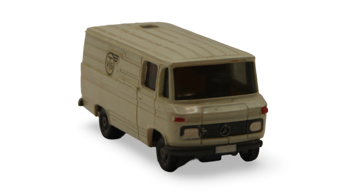 Wiking Mercedes-Benz L 406 Kastenwagen VTG cremeweiß 1:90 H0 Vintage Umbau