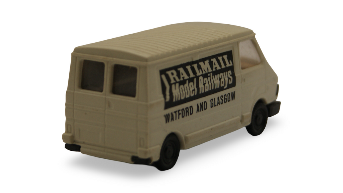 Praliné Fiat 242 Kastenwagen „Railmail Model Railways“ Watford Glasgow 1:87 H0