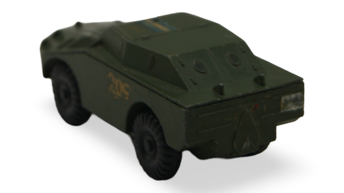 Militärischer Radpanzer / Spähpanzer Metall oliv 1:87 H0 Hersteller unbekannt