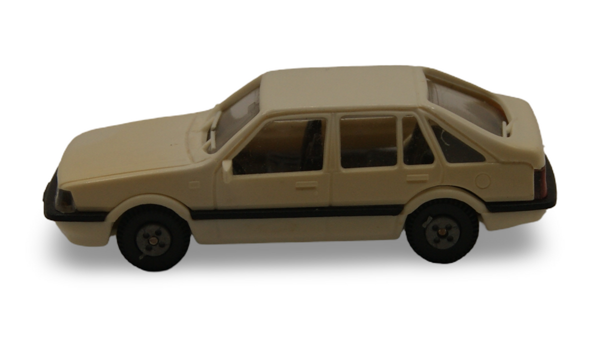 R.M. Mazda 626 Limousine Beige H0 1:87