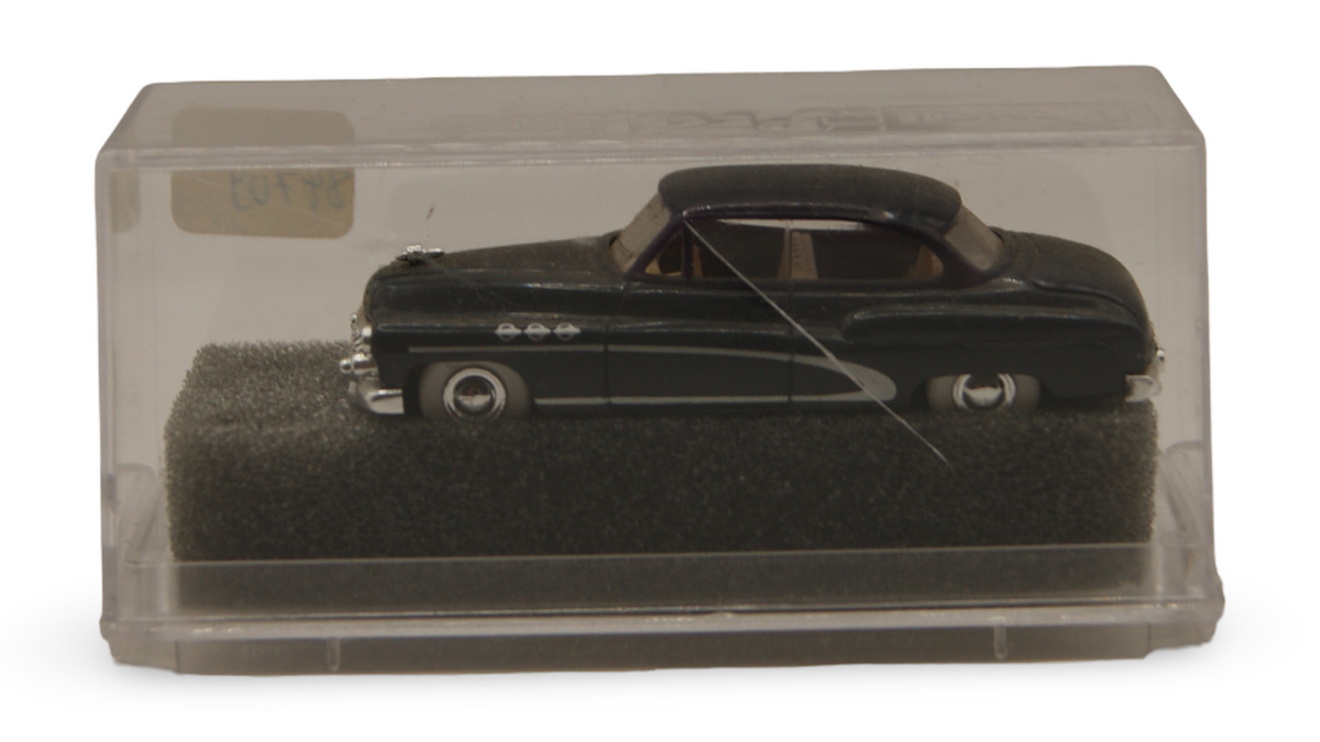Revell Praliné 34709 Buick Limousine De-Lux schwarz 1:87 H0 in Vitrine