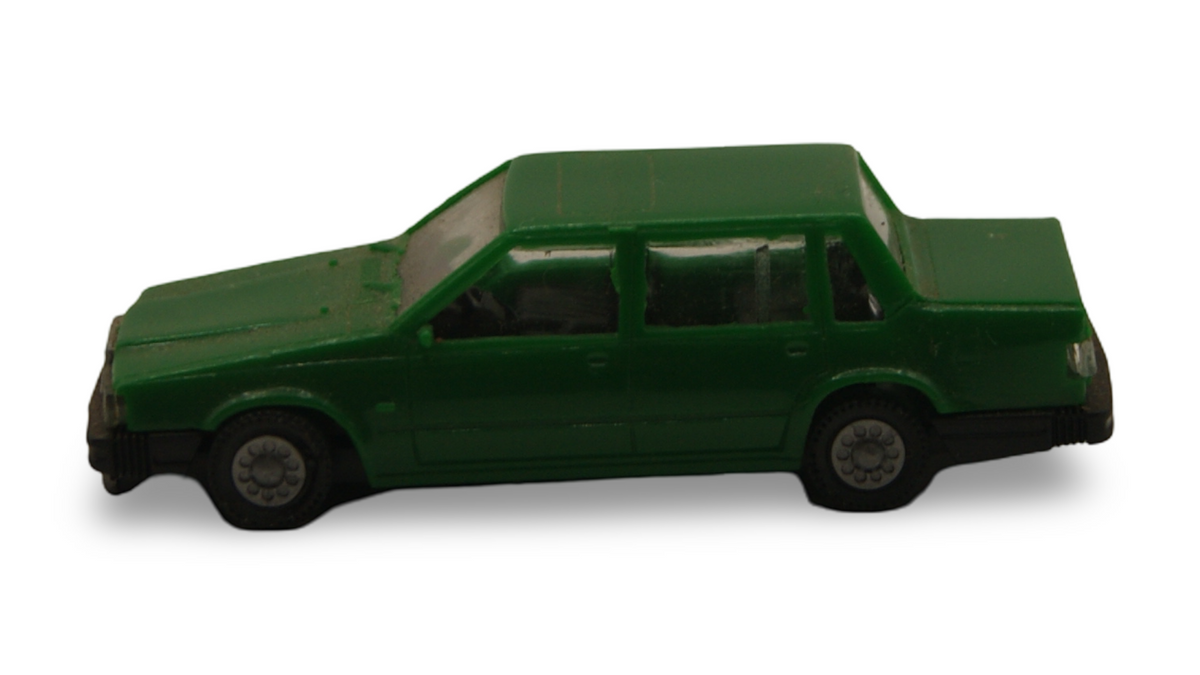 I.M.U. Volvo 760 GLE Limousine grün 1:87 H0