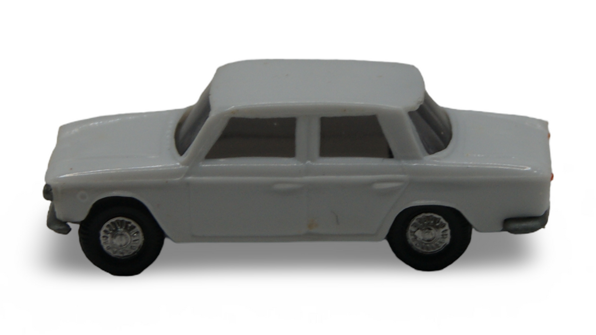 EKO Fiat 1500 Limousine Weiß 1:87 H0 Vintage Modellauto Made in Spain