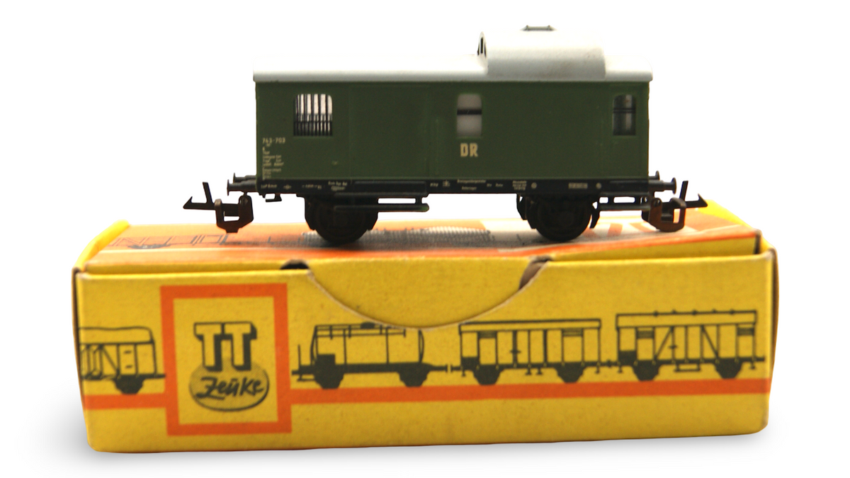 Zeuke 545/766 TT Güterzugpackwagen DR Grün 1:120 mit OVP