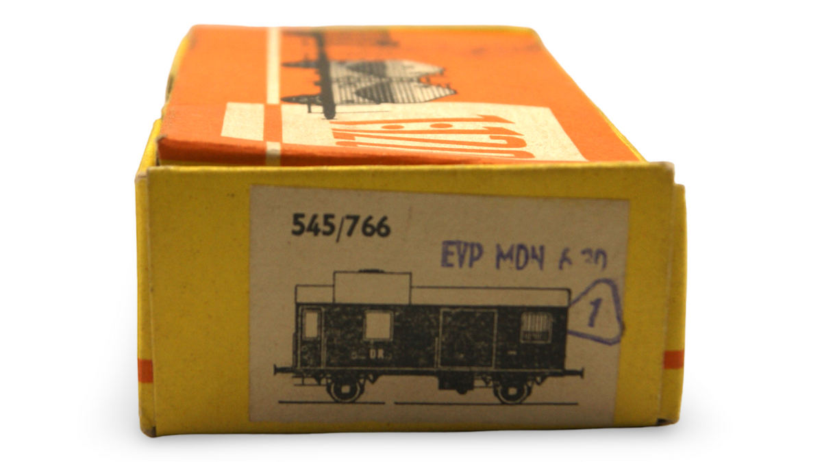 Zeuke 545/766 TT Güterzugpackwagen DR Grün 1:120 mit OVP