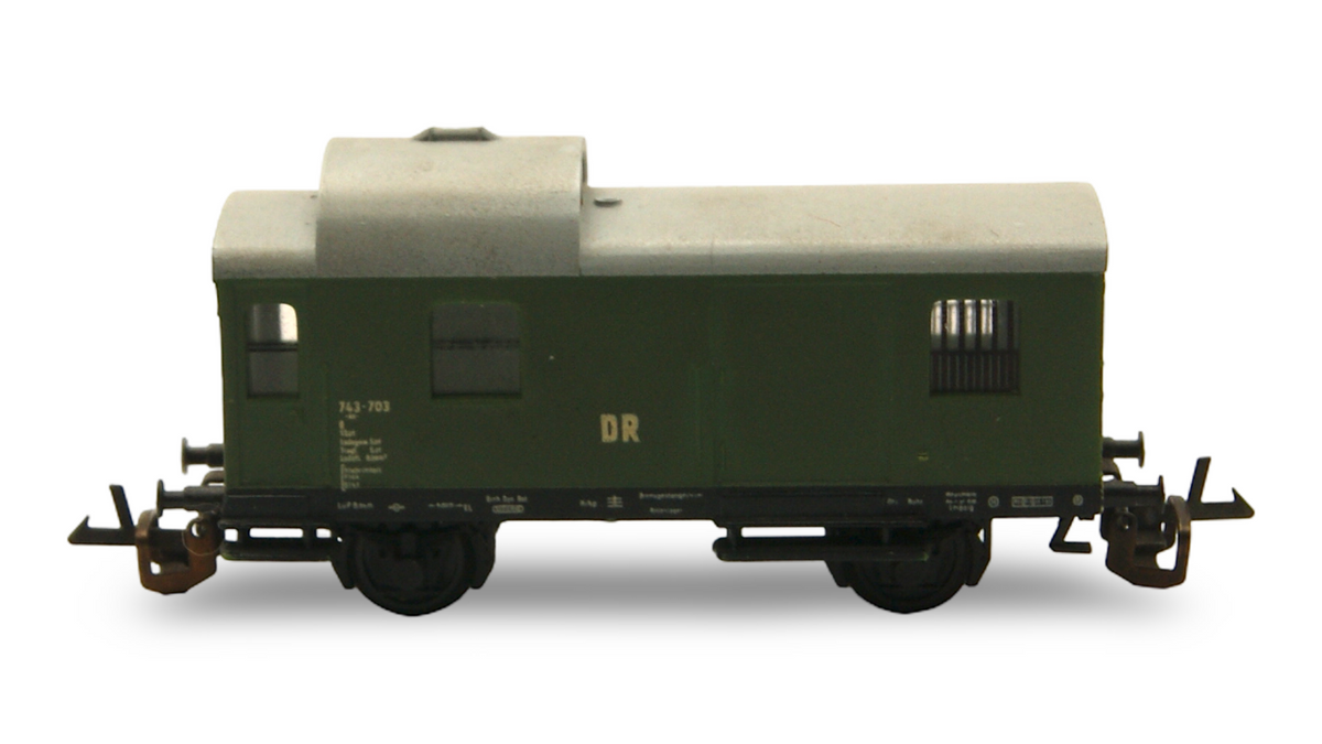 Zeuke 545/766 TT Güterzugpackwagen DR Grün 1:120 mit OVP