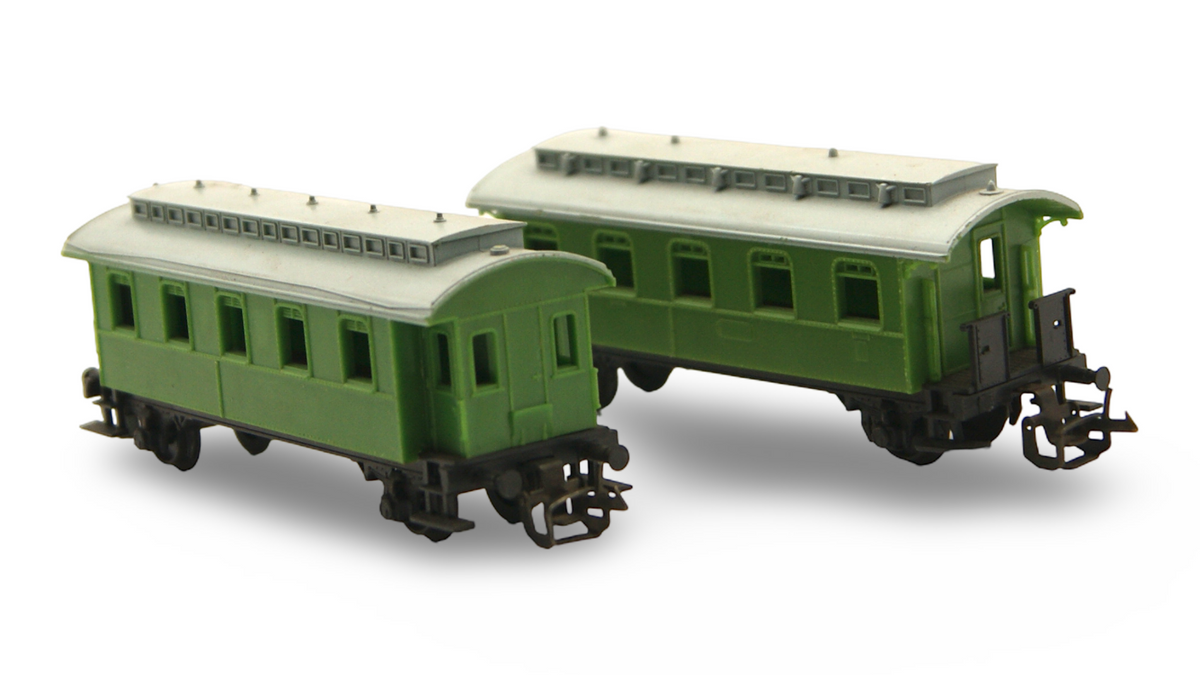 Zeuke TT 1:120 – 2 grüne zweiachsige Personenwagen | Vintage mit Fremd-OVP
