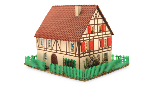 DDR Fachwerkhaus mit Garten und Zaun TT 1:120 Vintage