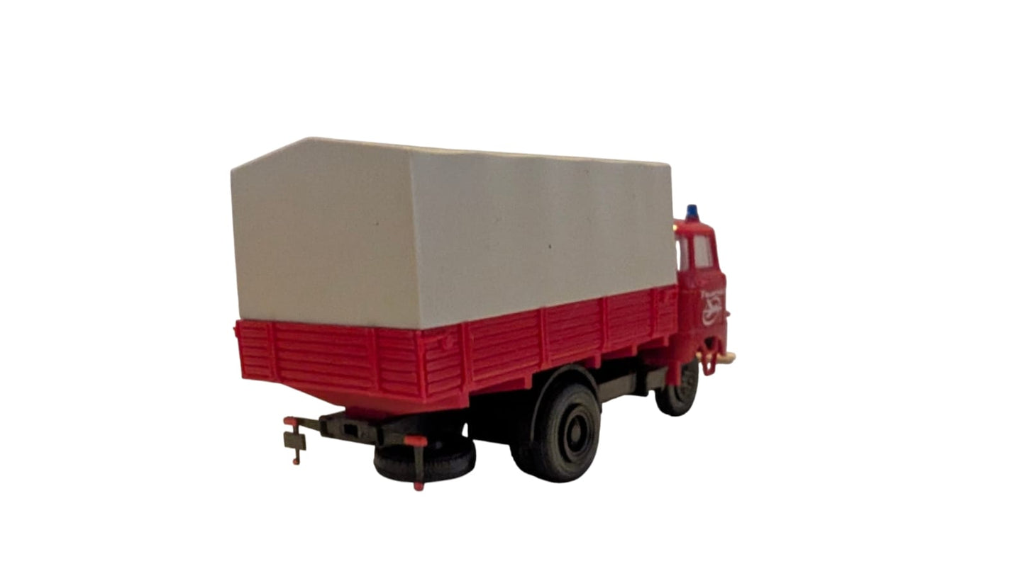 S.E.S. W50 Planen-LKW Feuerwehr Flughafen Berlin-Schönefeld – H0 1:87 – mit Originalverpackung