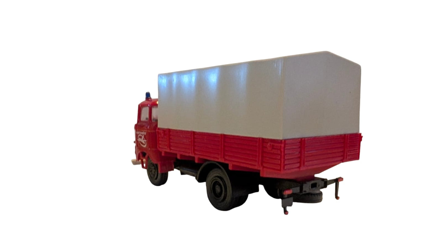 S.E.S. W50 Planen-LKW Feuerwehr Flughafen Berlin-Schönefeld – H0 1:87 – mit Originalverpackung