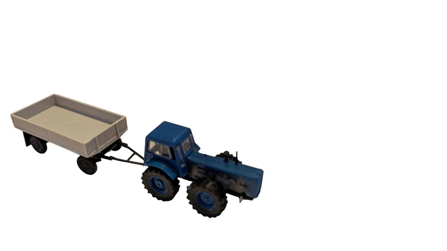 VEB Berlinpalast Dieseltraktor D4K mit Hänger E 5-2 – H0 1:87 – DDR Landwirtschaftsmodell