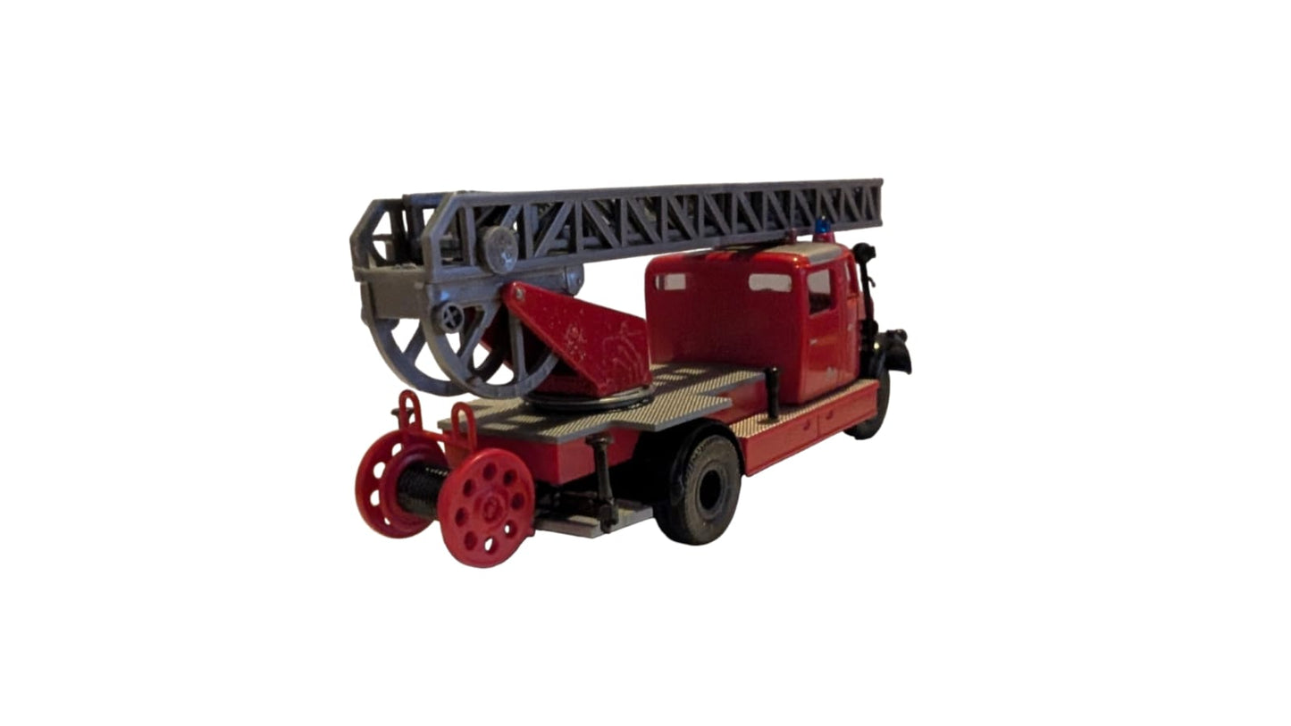Brekina Magirus-Deutz 120 D Feuerwehr Drehleiter (DL) – H0 1:87 – mit Originalverpackung