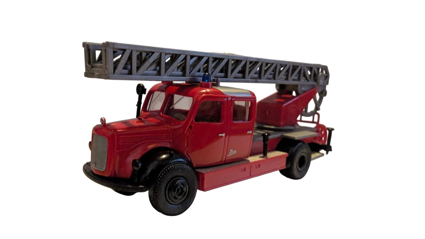 Brekina Magirus-Deutz 120 D Feuerwehr Drehleiter (DL) – H0 1:87 – mit Originalverpackung