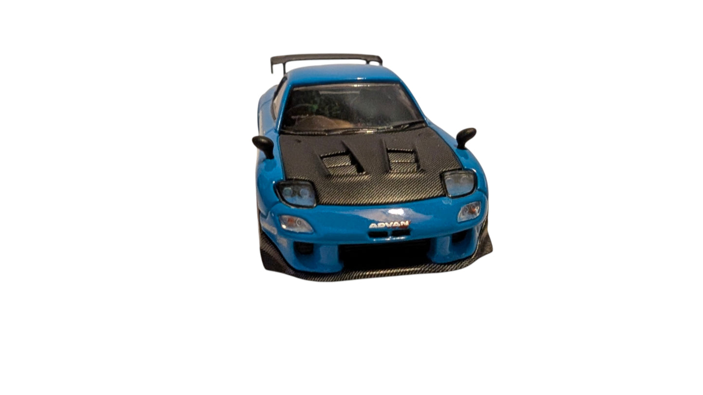MINI GT Mazda RX-7 RE-Amemiya 20B NA 3ROTOR-7 "Ama-san Go" 1:64 – JDM Ikone mit OVP