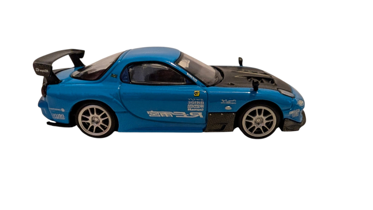 MINI GT Mazda RX-7 RE-Amemiya 20B NA 3ROTOR-7 "Ama-san Go" 1:64 – JDM Ikone mit OVP