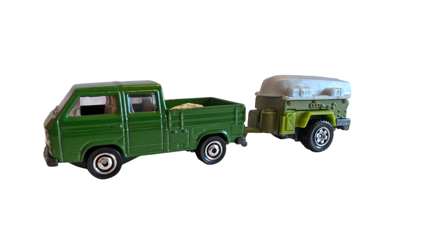 Matchbox Volkswagen T3 Doppelkabine mit Anhänger