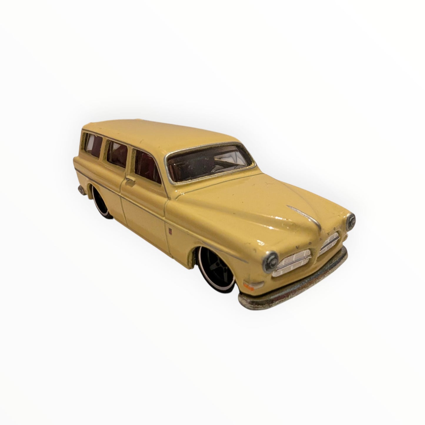 Hot Wheels Premium – Volvo P220 Amazon Estate / Wagon – Gelb – Real Riders – Full Metal Body – lose