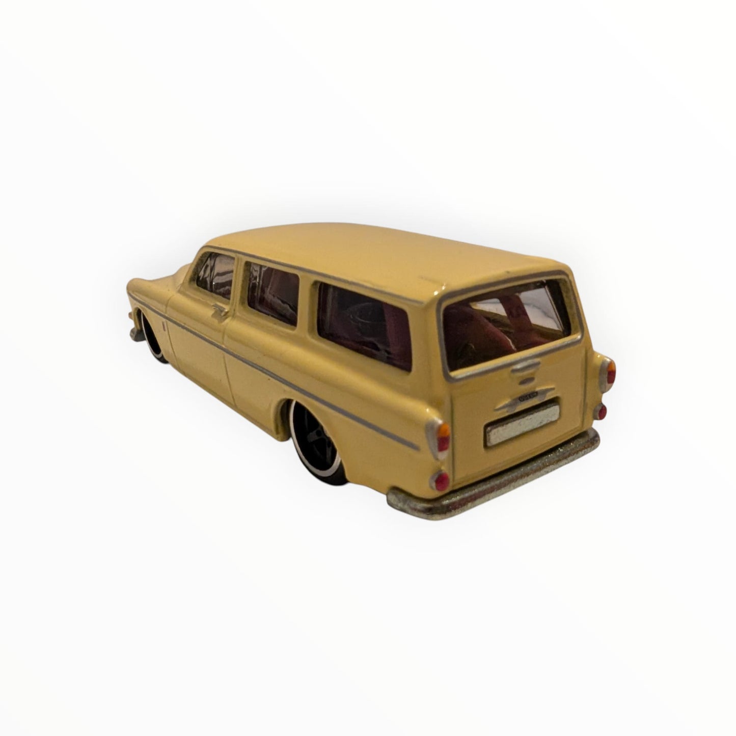 Hot Wheels Premium – Volvo P220 Amazon Estate / Wagon – Gelb – Real Riders – Full Metal Body – lose