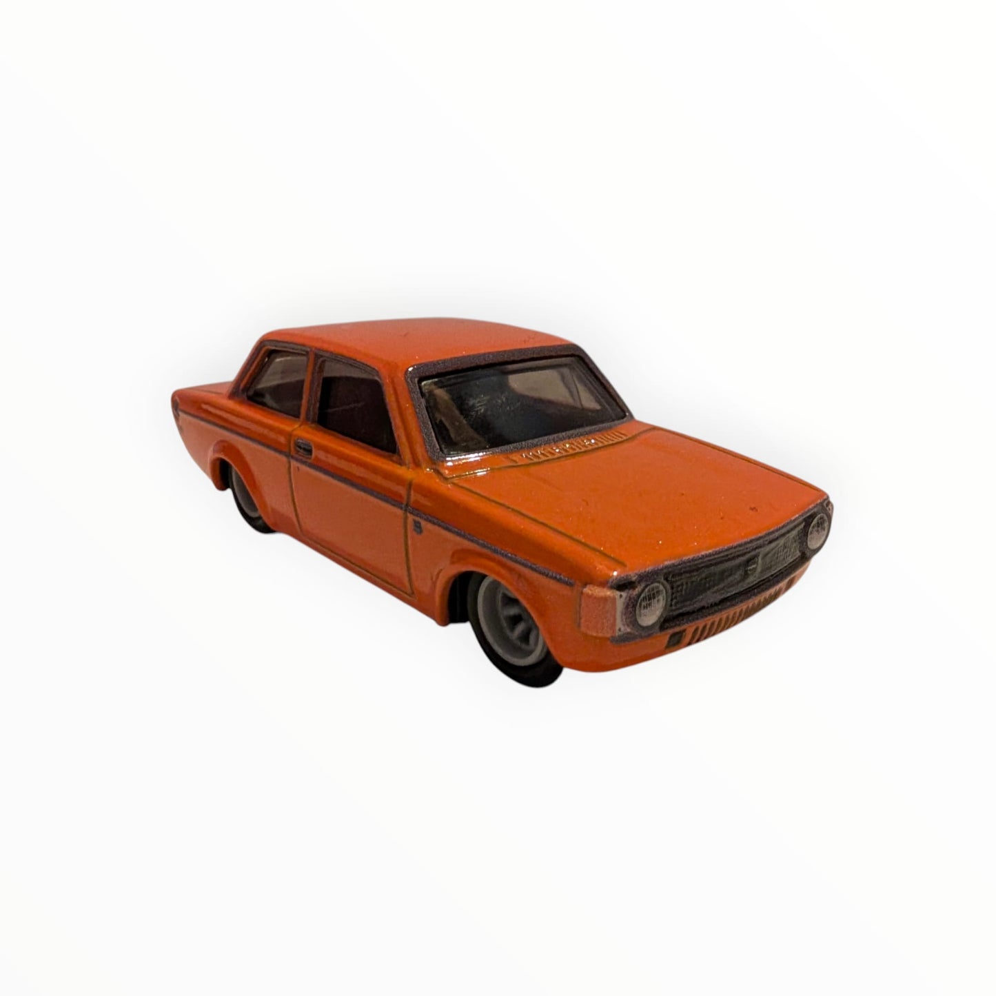 Hot Wheels Premium – `73 Volvo 142 GL – Orange – Real Riders – Full Metal Body – lose