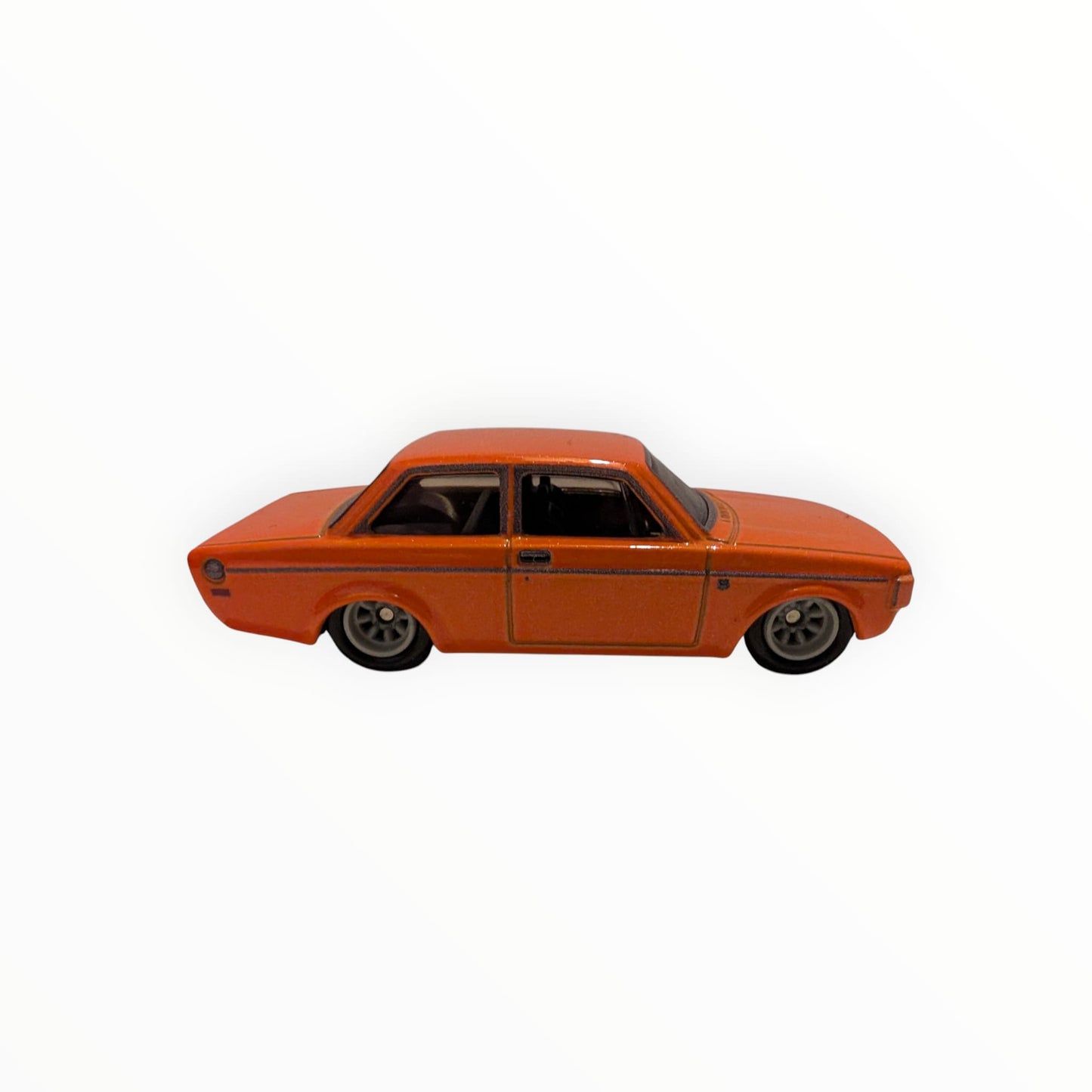 Hot Wheels Premium – `73 Volvo 142 GL – Orange – Real Riders – Full Metal Body – lose