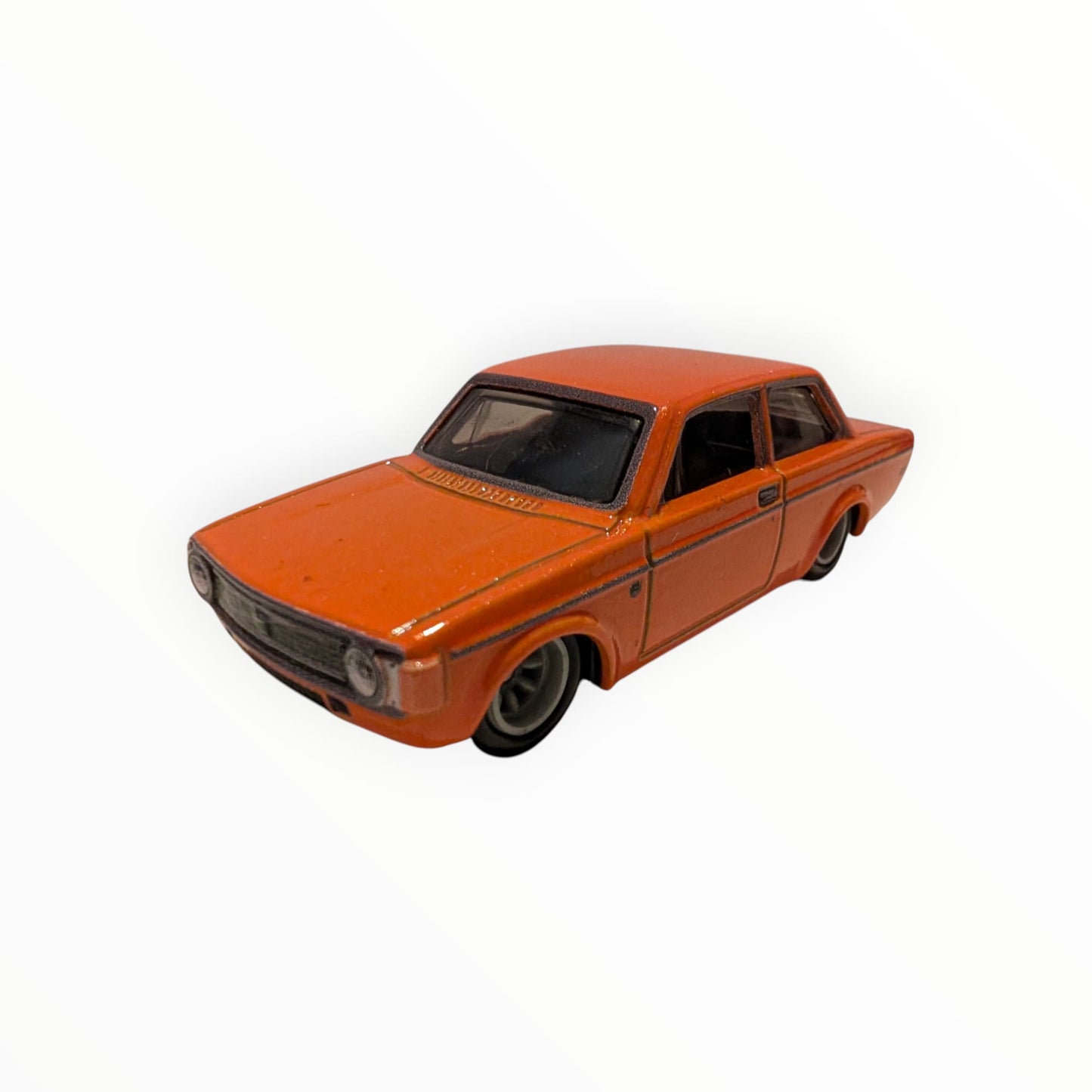 Hot Wheels Premium – `73 Volvo 142 GL – Orange – Real Riders – Full Metal Body – lose