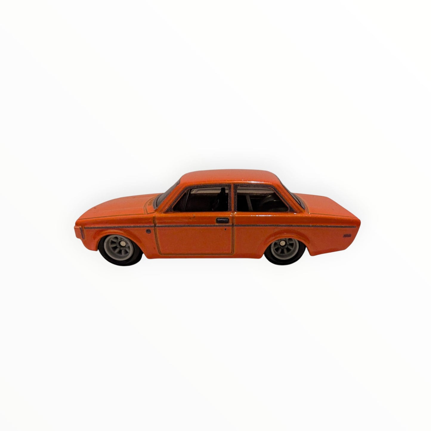 Hot Wheels Premium – `73 Volvo 142 GL – Orange – Real Riders – Full Metal Body – lose