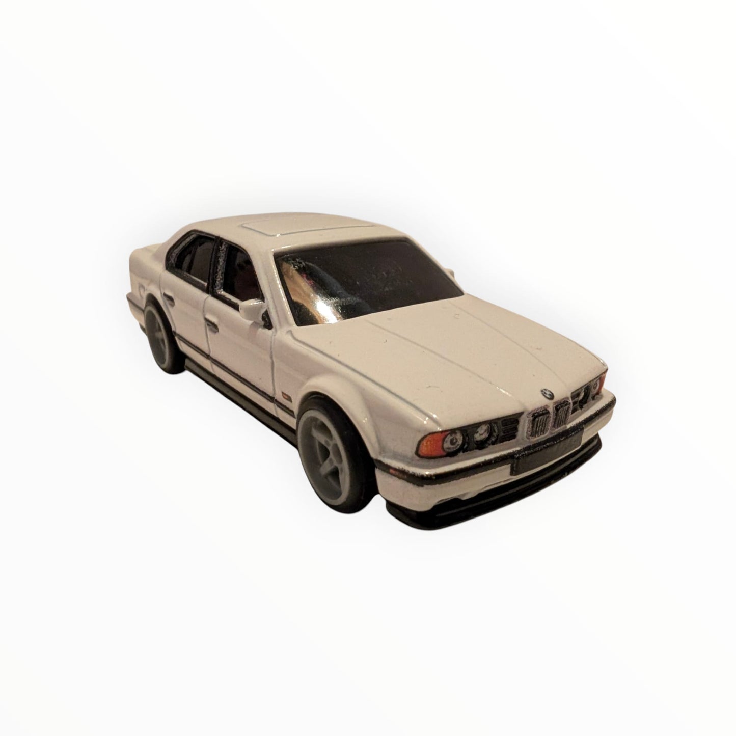 Hot Wheels Premium Boulevard – `91 BMW M5 – Weiß – Real Riders – Full Metal Body – lose