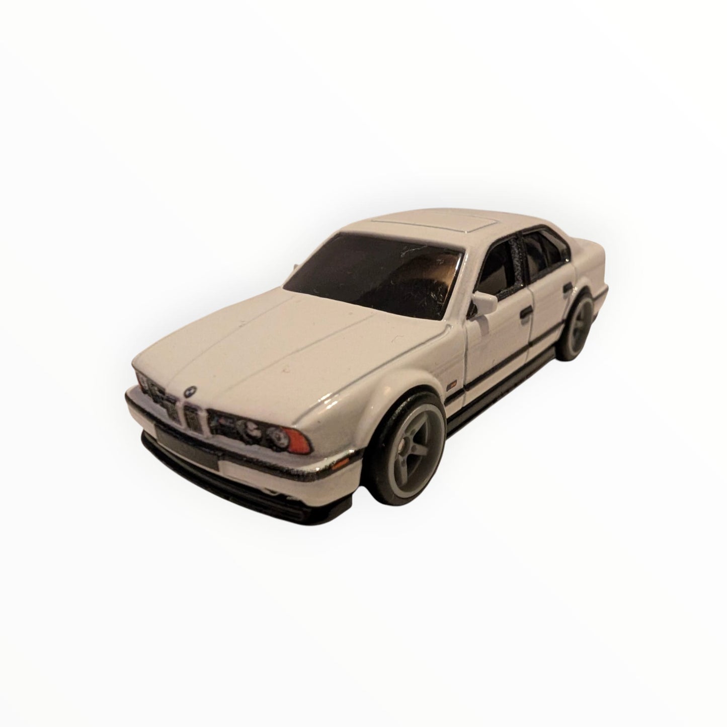 Hot Wheels Premium Boulevard – `91 BMW M5 – Weiß – Real Riders – Full Metal Body – lose